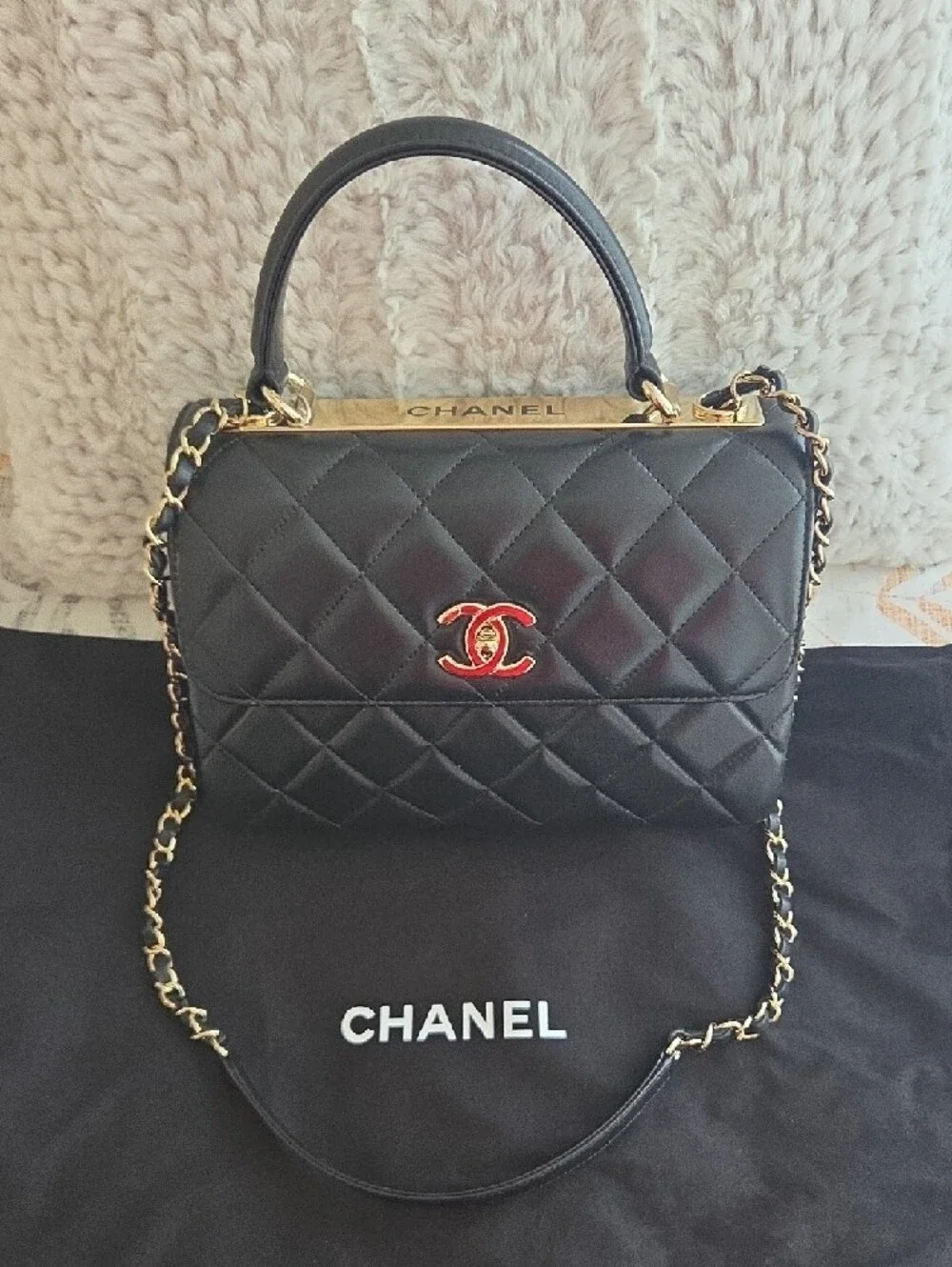 CHANEL Black Lambskin Trendy CC - Picture 12 of 17